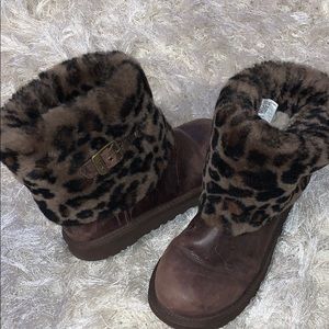 Leather UGG boot
